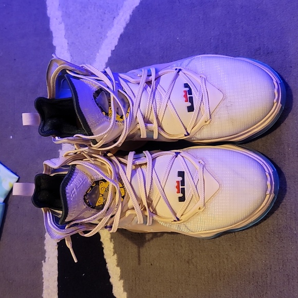 Nike Lebron 19 - Picture 3 of 6